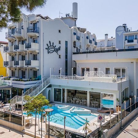Royal Boutique Hotel Riccione Exterior photo