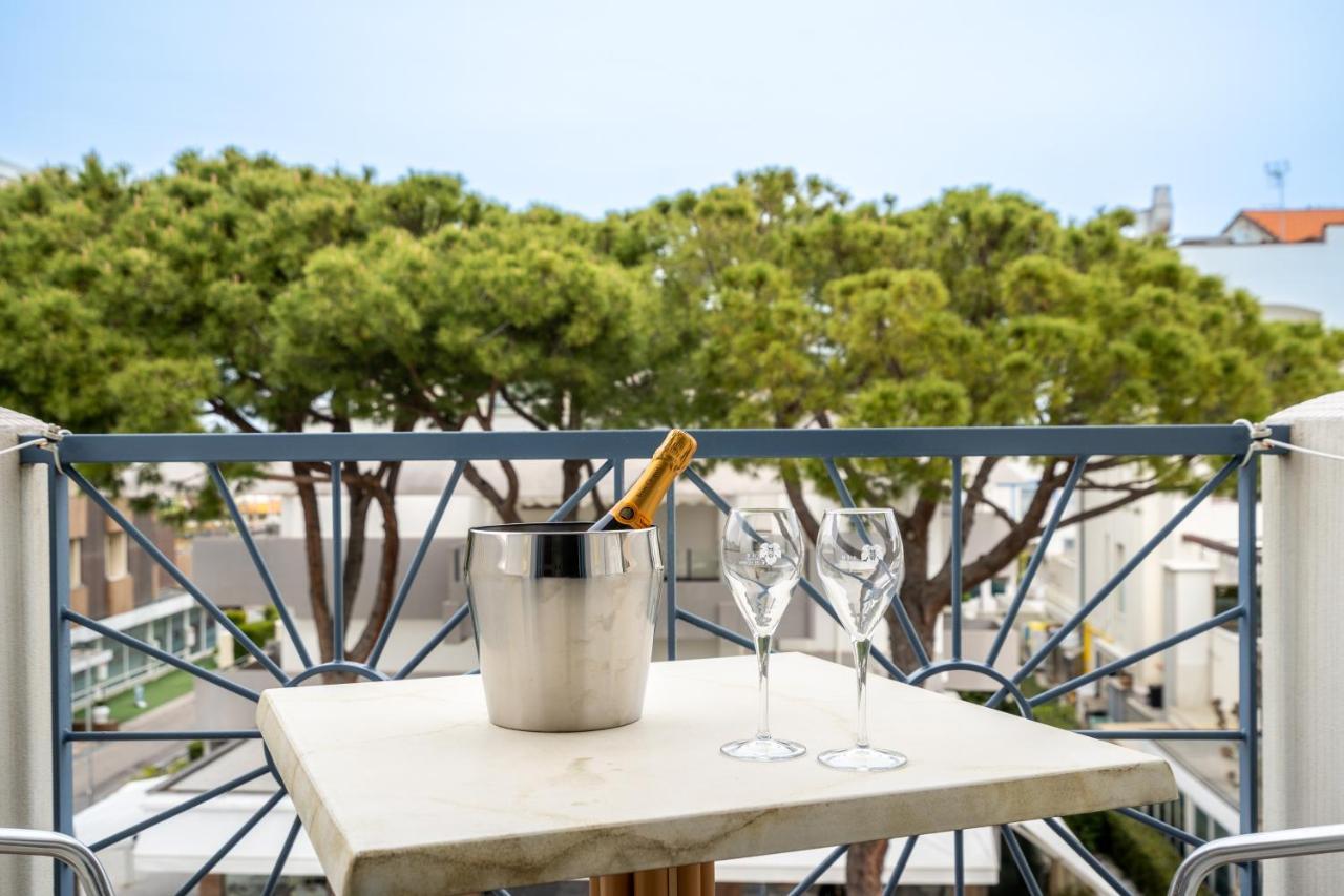 Royal Boutique Hotel Riccione Exterior photo