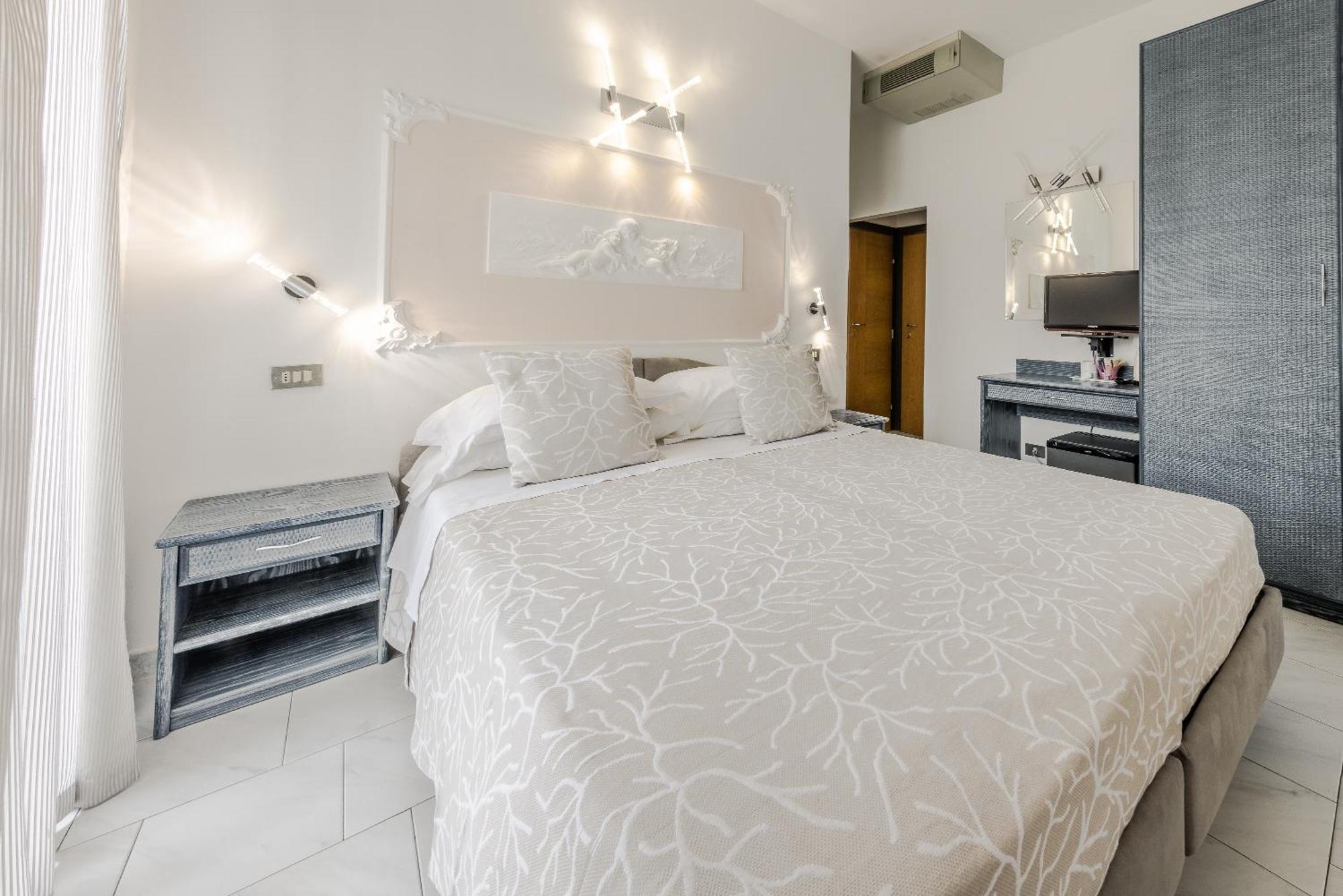 Royal Boutique Hotel Riccione Exterior photo