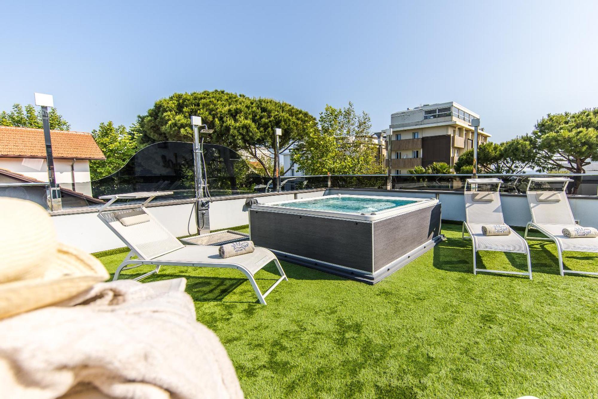 Royal Boutique Hotel Riccione Exterior photo